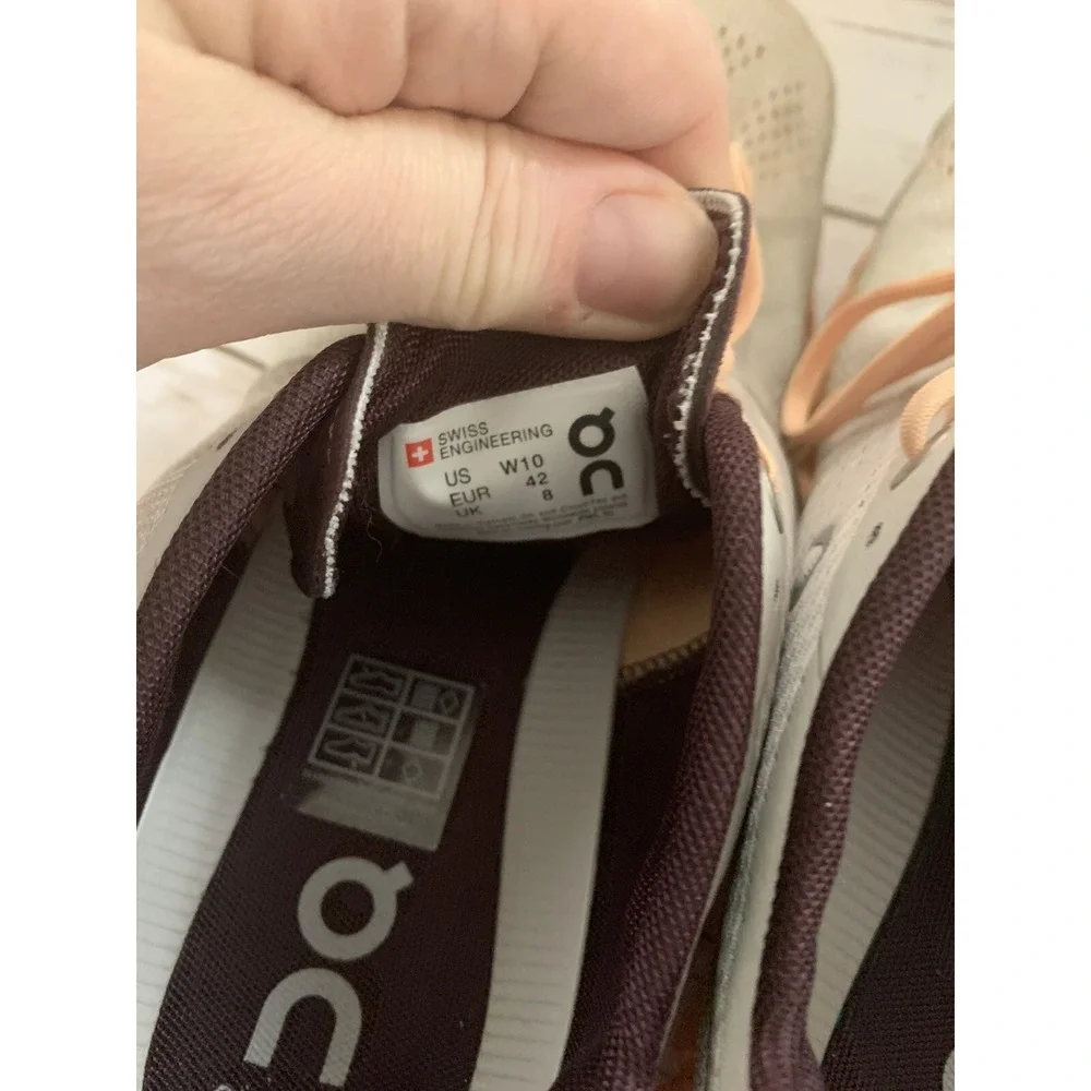 On Cloud X Helion Cloudtec Women's Low Top Running Shoes Size 10 Silver/Almond‎